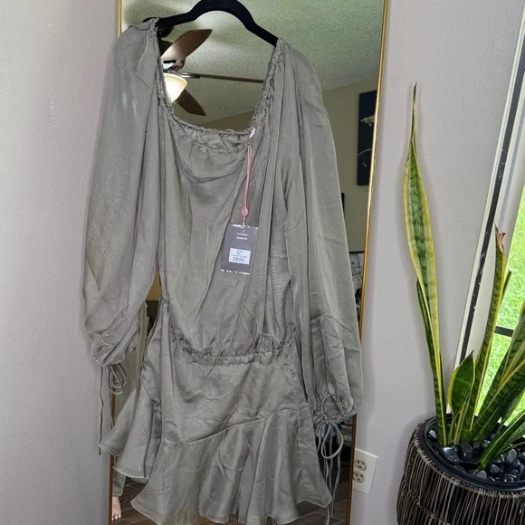 HOUSE OF CB 'Wilhelmina' Ash Green Off Shoulder Dress NWT
